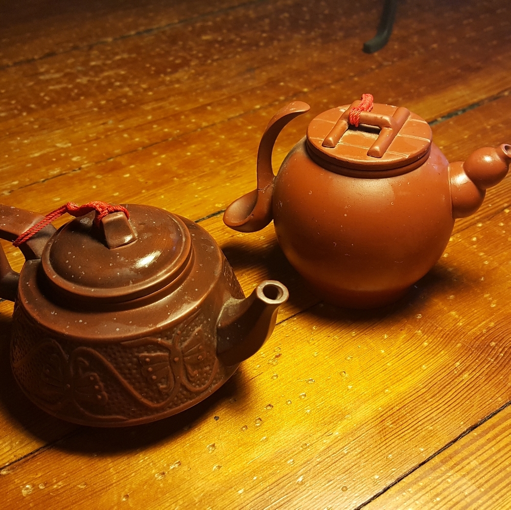 Tiny Tea Pots